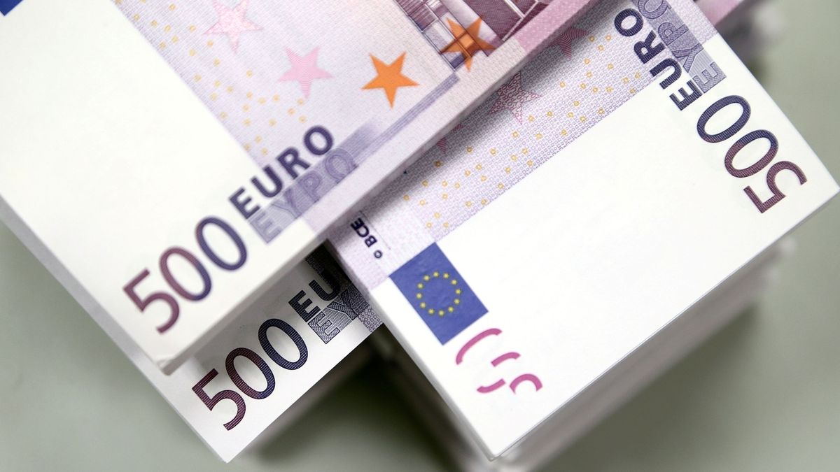 Podniky přecházejí na úvěry v eurech